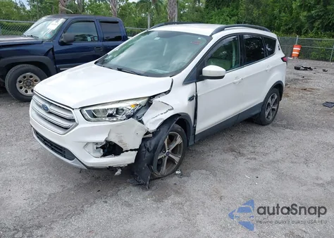 2018 Ford Escape Sel z USA, uszkodzony, nr VIN 1FMCU0HD8JUC67353